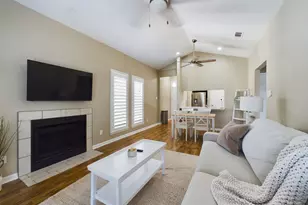 711 W 21st St, Austin, TX 78705 - Photo 3