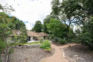 2110 Wychwood Dr, Austin, TX 78746 - Photo 35