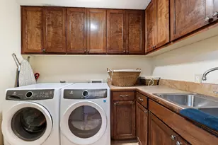 105 N Laurelwood Dr, Austin, TX 78733 - Photo 39
