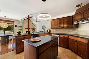 105 N Laurelwood Dr, Austin, TX 78733 - Photo 25