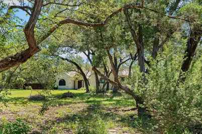 105 N Laurelwood Drive, Austin, TX 78733 - Photo 9