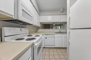 501 W 26th St, Austin, TX 78705 - Photo 7