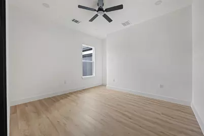 121 E Keomuku Lane, Bastrop, TX 78602 - Photo 3