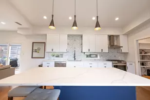 3923 E 16th St, Austin, TX 78721 - Photo 7