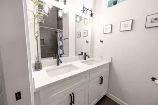 3923 E 16th St, Austin, TX 78721 - Photo 29