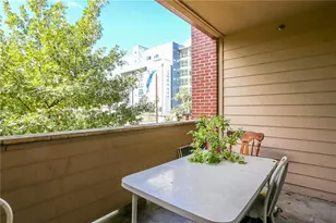 910 W 25th St, Austin, TX 78705 - Photo 5