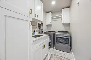 360 Nueces St, Austin, TX 78701 - Photo 31