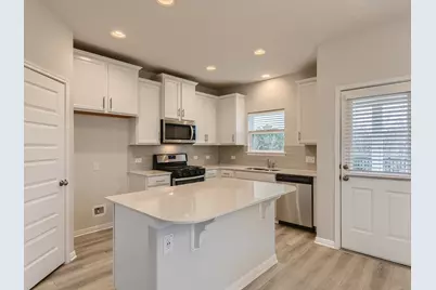 11200 El Capitan Drive, Austin, TX 78747 - Photo 9