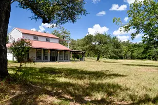 1097 White Loop Rd, Columbus, TX 78934 - Photo 5