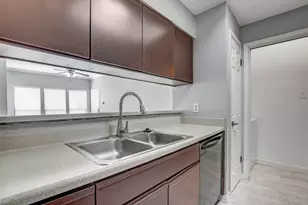 807 W 25th St, Austin, TX 78705 - Photo 9