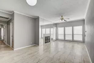 807 W 25th St, Austin, TX 78705 - Photo 3