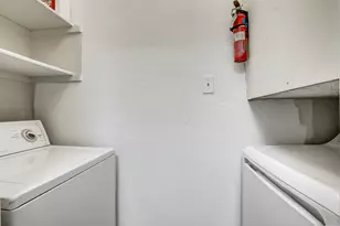 807 W 25th St, Austin, TX 78705 - Photo 11