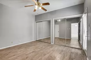 807 W 25th St, Austin, TX 78705 - Photo 17