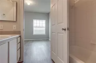 2320 Gracy Farms Ln, Austin, TX 78758 - Photo 9