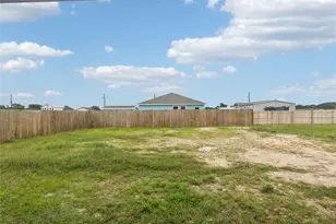 153 Trebol St, Dale, TX 78616 - Photo 33