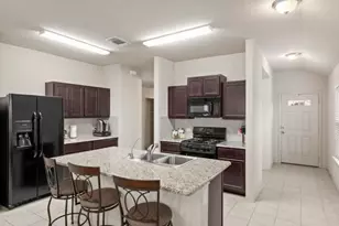 190 Tallow Trl, San Marcos, TX 78666 - Photo 3