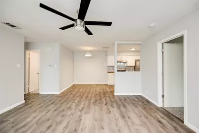 915 Chisholm Cove, Round Rock, TX 78681 - Photo 3