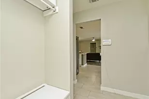 1601 Elmira Rd, Austin, TX 78721 - Photo 17