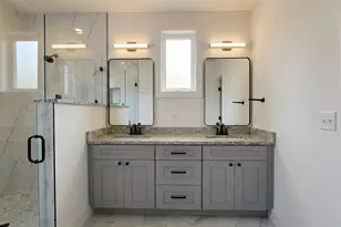 2818 E 22nd St, Austin, TX 78722 - Photo 9
