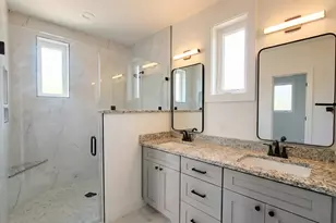 2818 E 22nd St, Austin, TX 78722 - Photo 9