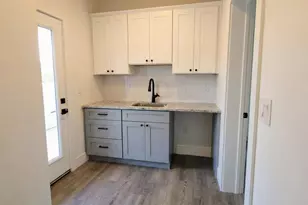 2818 E 22nd St, Austin, TX 78722 - Photo 9