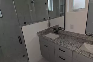 2818 E 22nd St, Austin, TX 78722 - Photo 9