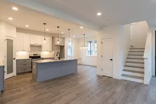 2818 E 22nd St, Austin, TX 78722 - Photo 3