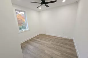 2818 E 22nd St, Austin, TX 78722 - Photo 15