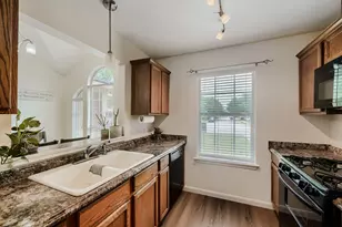 222 Quail Cir, Hutto, TX 78634 - Photo 11