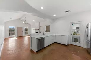 17522 Village Dr, Dripping Springs, TX 78620 - Photo 7