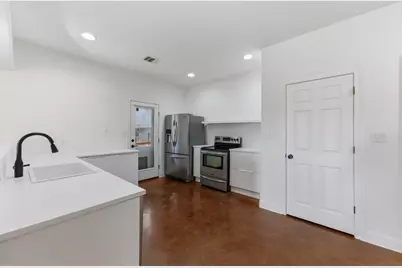 17522 Village Drive, Dripping Springs, TX 78620 - Photo 9