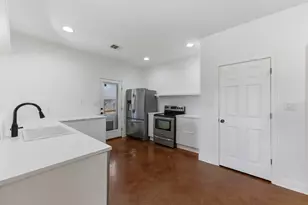 17522 Village Dr, Dripping Springs, TX 78620 - Photo 9