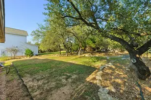 17522 Village Dr, Dripping Springs, TX 78620 - Photo 27