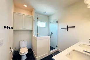 2716 Halcyon Dr, Austin, TX 78702 - Photo 11