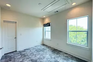 2716 Halcyon Dr, Austin, TX 78702 - Photo 7