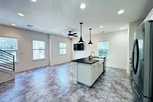 2716 Halcyon Dr, Austin, TX 78702 - Photo 3