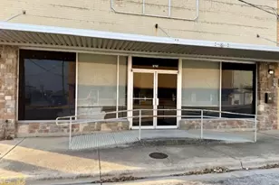 212 S Houston Ave, Cameron, TX 76520 - Photo 1