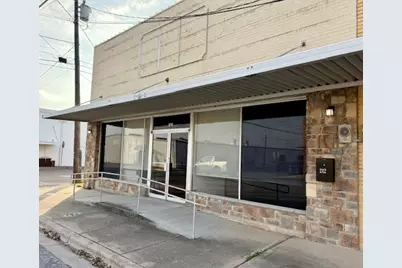 212 S Houston Avenue, Cameron, TX 76520 - Photo 9