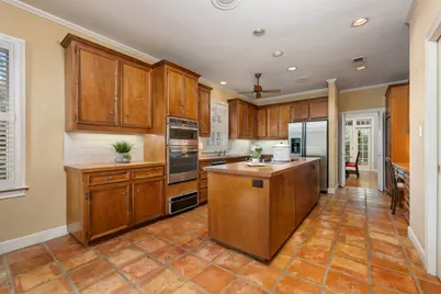 52 Club Estates Parkway, The Hills, TX 78738 - Photo 19