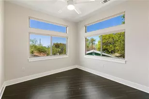 2702 Crest Ave, Austin, TX 78702 - Photo 13