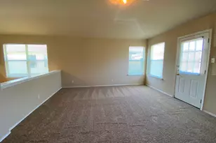 218 Jennifer Ln, Bastrop, TX 78602 - Photo 5