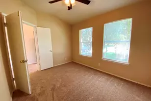 218 Jennifer Ln, Bastrop, TX 78602 - Photo 15