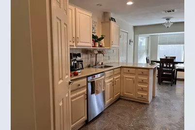 6401 Woodcrest Drive, Austin, TX 78759 - Photo 7