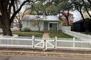 1916 W 39th St, Austin, TX 78731 - Photo 1