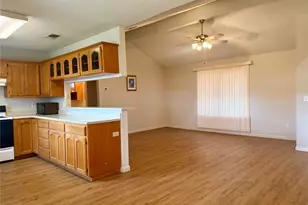 25 Salado Dr, New Braunfels, TX 78130 - Photo 3