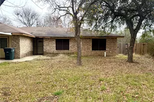 25 Salado Dr, New Braunfels, TX 78130 - Photo 1