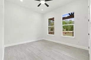 157 E Keanahalululu Ln, Bastrop, TX 78602 - Photo 15