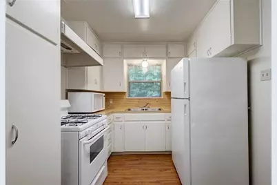 607 Bellevue Place #B, Austin, TX 78705 - Photo 11