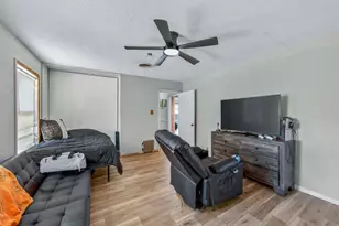 133 Hillcrest Dr, Luling, TX 78648 - Photo 17