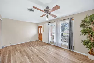 133 Hillcrest Dr, Luling, TX 78648 - Photo 5